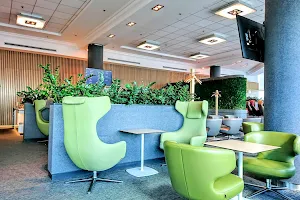 Business lounge S7 image