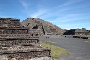 Pyramid of the Moon image