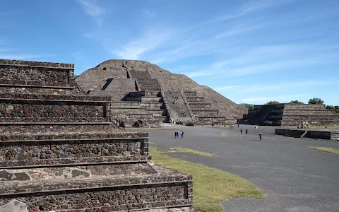 Pyramid of the Moon image