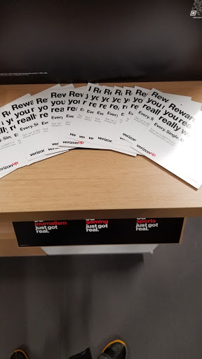 Cell Phone Store «Verizon Authorized Retailer - Wireless Zone», reviews and photos, 139 Elm St, New Canaan, CT 06840, USA