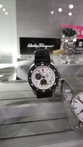 Department Store «Saks OFF 5TH», reviews and photos, 29 Tarrytown Rd, White Plains, NY 10607, USA