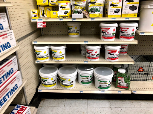 Home Improvement Store «Tractor Supply Co.», reviews and photos, 115 4 Seasons Blvd a, Hendersonville, NC 28792, USA