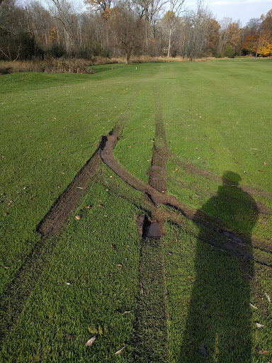 Golf Course «Copper Creek Golf Course», reviews and photos, 27925 Golf Pointe Blvd, Farmington Hills, MI 48331, USA