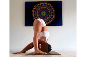 Fanny Ros yoga | Yoga Perpignan et Cabestany | Massages Ayurvéda image