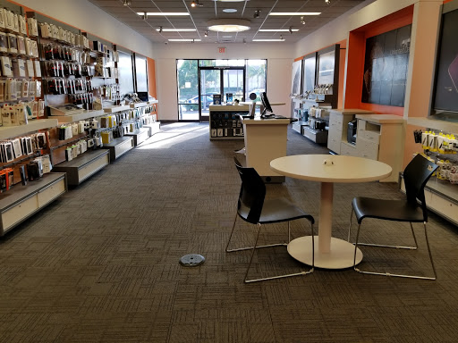 Cell Phone Store «AT&T Authorized Retailer», reviews and photos, 136 Solana Hills Dr Suite 136, Solana Beach, CA 92075, USA