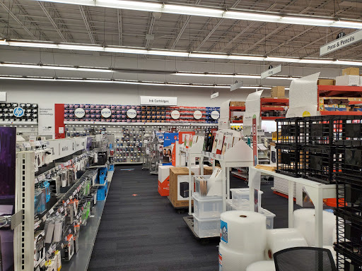Office Supply Store «Staples», reviews and photos, 1104 W Broad St, Falls Church, VA 22046, USA