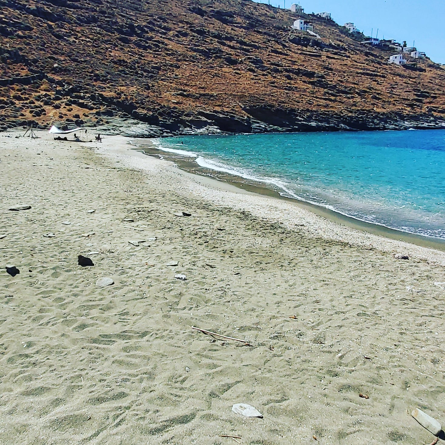 Foto de Paralia Aliki con sucio nivel de limpieza