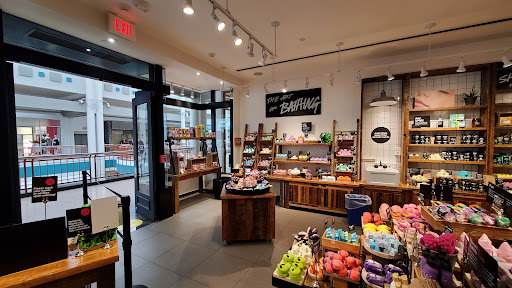 Cosmetics Store «lush fresh handmade cosmetics», reviews and photos, 9090 Destiny USA Dr, Syracuse, NY 13290, USA