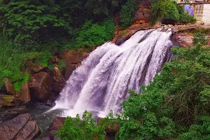 Huluganga Ella Waterfall image