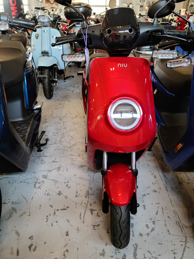 Motor Scooter Dealer «Scooterworks Chicago», reviews and photos, 5410 N Damen Ave, Chicago, IL 60625, USA