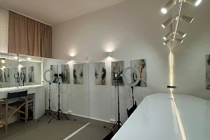 Crystal beauty studio image