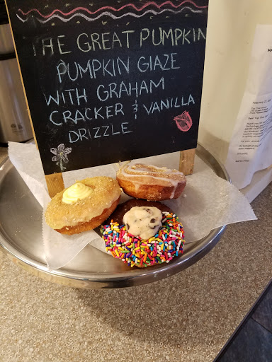 Donut Shop «Top That! Donuts», reviews and photos, 210 Ocean Ave, Point Pleasant Beach, NJ 08742, USA