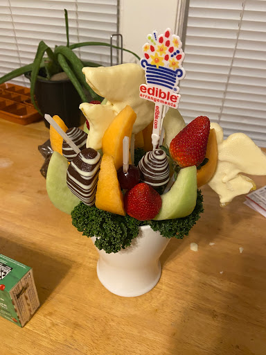 Gift Shop «Edible Arrangements», reviews and photos, 3059 Graham Rd, Stow, OH 44224, USA
