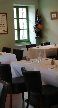 Atmosphère du Restaurant de spécialités à base de poisson-pêcheur Au Fil de l'Eau à Brantôme - n°7