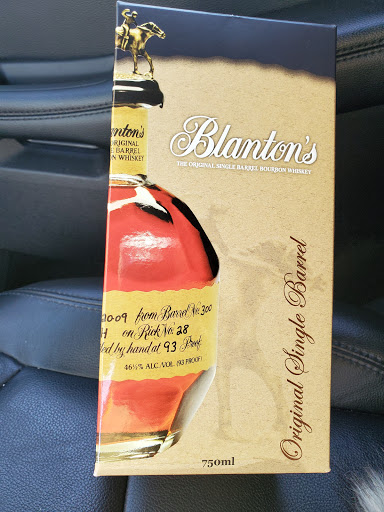 Liquor Store «Liquor Locker», reviews and photos, 1222 E Riverside Dr, Evansville, IN 47714, USA