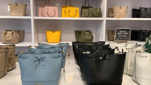 Fashion Accessories Store «Michael Kors», reviews and photos, 1650 Premium Outlet Blvd #1800, Aurora, IL 60502, USA