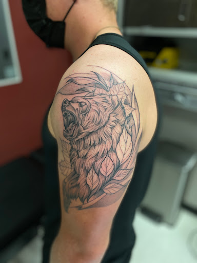 Tattoo Shop «Wyze Guyz Tattoo Parlor», reviews and photos, 3012 Lee Trevino Dr B, El Paso, TX 79936, USA