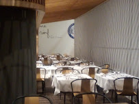 Atmosphère du Restaurant Brasserie des Lumières - Bocuse à Décines-Charpieu - n°19