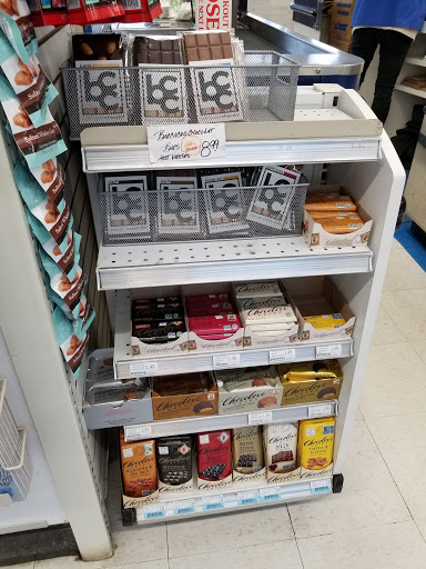 Drug Store «Walgreens», reviews and photos, 15 Grant Square, Hinsdale, IL 60521, USA