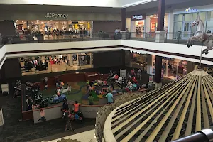 Orland Square Mall Security image