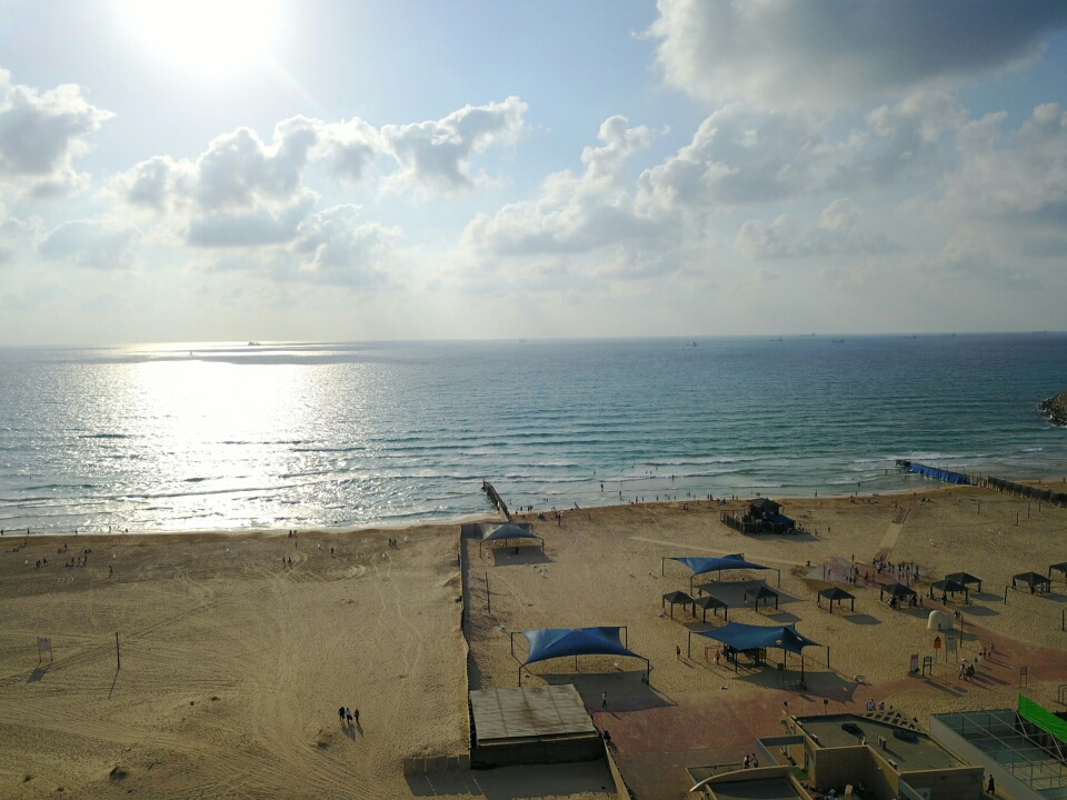 Foto de Ashdod separate beach y el asentamiento