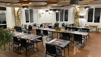 Atmosphère du Restaurant français Restaurant La Vallée à Loubeyrat - n°1