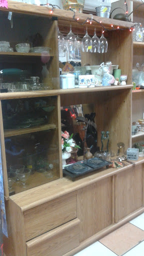 Thrift Store «Re wear Gear and More Thrift Store», reviews and photos, 6900 Stirling Rd, Hollywood, FL 33024, USA