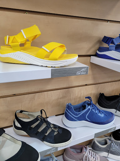 Shoe Store «Footwear Express», reviews and photos, 2252 Santiam Hwy SE, Albany, OR 97322, USA