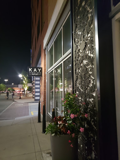 Jewelry Store «Kay Jewelers Outlet», reviews and photos, 360 Artisan Way, Somerville, MA 02145, USA