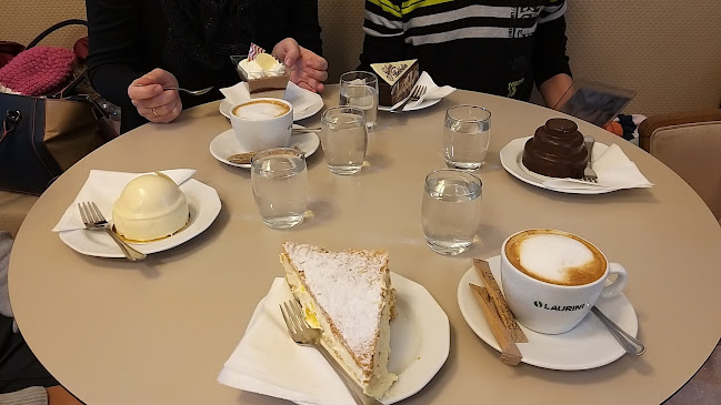 Opinii despre Érseki Palota Kávézó în Eger - Kávézó