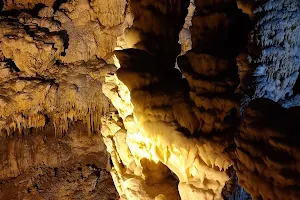Jeita upper cave image