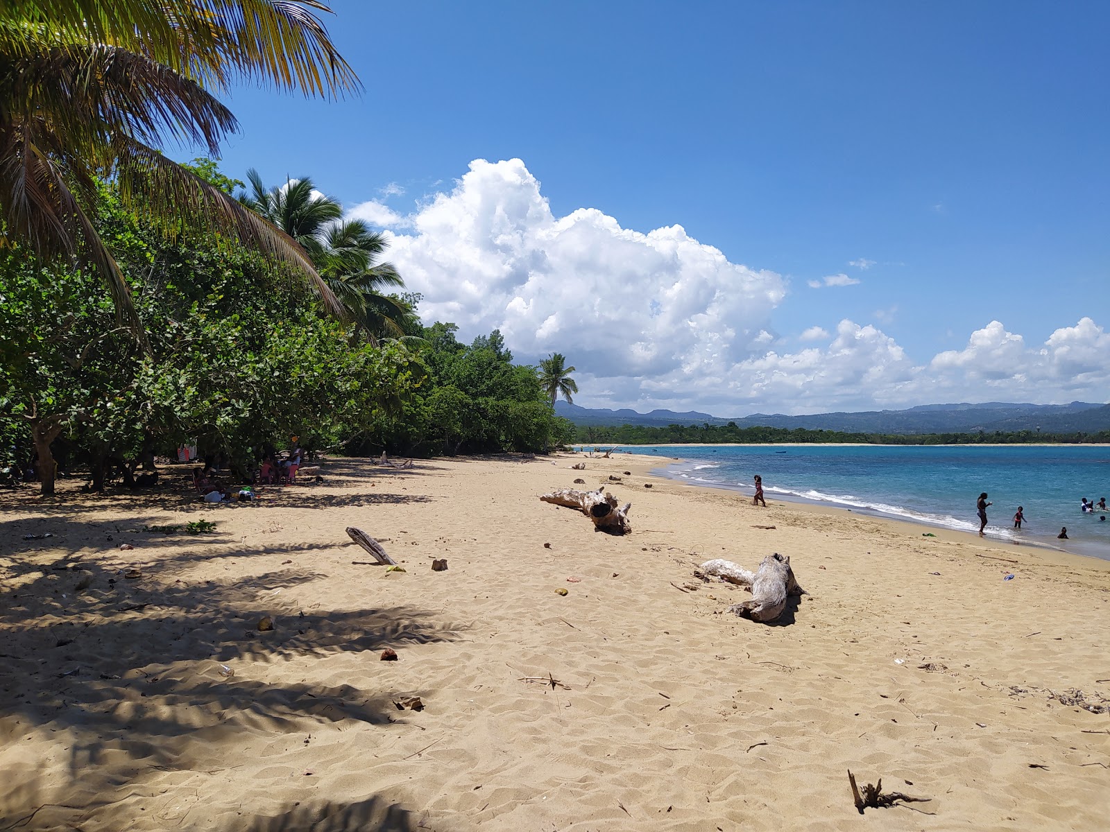 Foto av Playa Bergantin med ljus sand yta