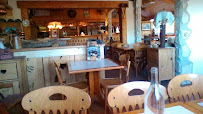 Atmosphère du Restaurant français Restaurant du Col du Granier à Apremont - n°15