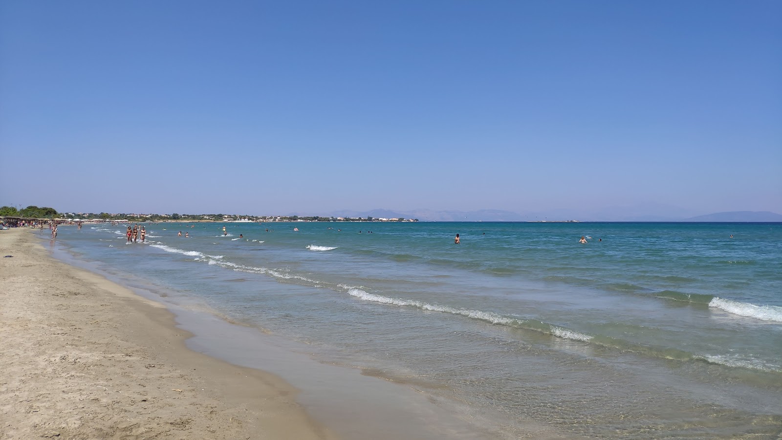 Foto di Artemis beach con baia grande