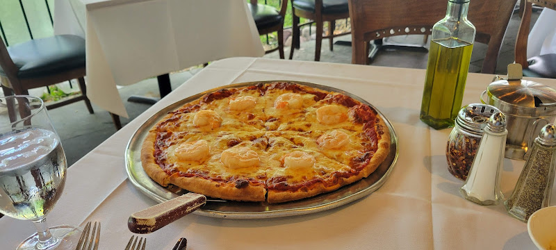#1 best pizza place in Elmhurst - Roberto's Ristorante & Pizzeria