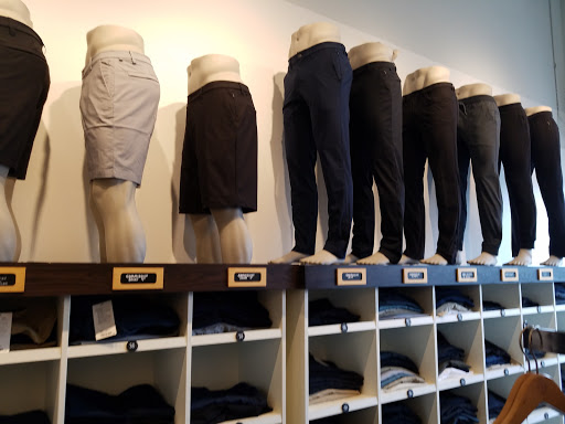 Sportswear Store «lululemon», reviews and photos, 3506 S Peoria Ave, Tulsa, OK 74105, USA