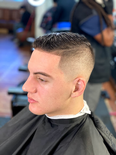 Barber Shop «Fine Line Barber shop», reviews and photos, 2408 Avenue G NW, Winter Haven, FL 33880, USA