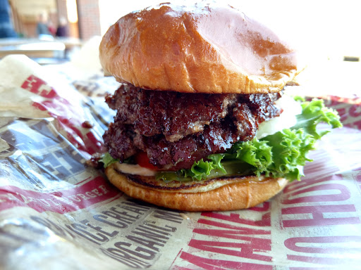 Shopping Mall «North & Sheffield Commons», reviews and photos, 1000 W North Ave, Chicago, IL 60642, USA