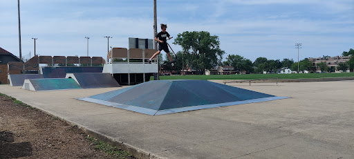 Park «Hinkley Park», reviews and photos, 25 Busse Hwy, Park Ridge, IL 60068, USA