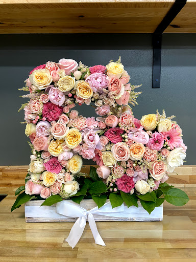 Florist «Design Works Flowers», reviews and photos, 624 N Main St, Rochester, MI 48307, USA