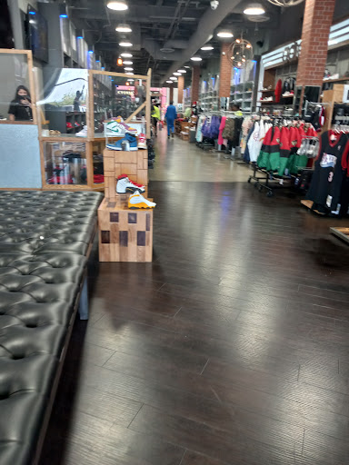 Shoe Store «Famous Footwear», reviews and photos, Southland Mall, Hayward, CA 94545, USA