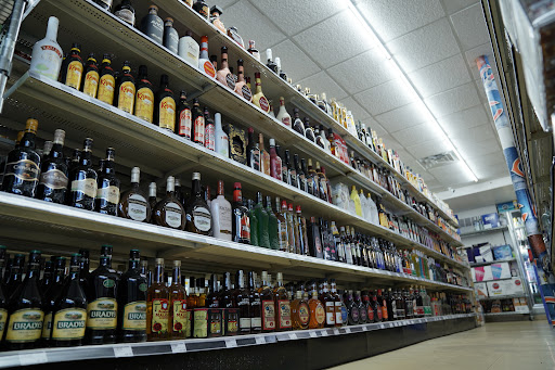 Lake Villa Liquor-Tosa, 102 S Milwaukee Ave, Lake Villa, IL 60046, USA, 