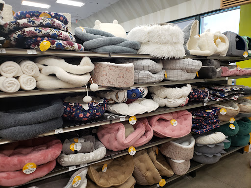 Pet Supply Store «Petco Animal Supplies», reviews and photos, 210 Nut Tree Pkwy, Vacaville, CA 95687, USA