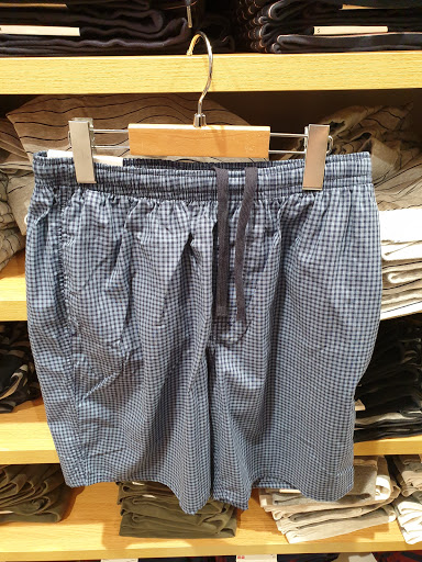 Stores to buy women's shorts Bangkok