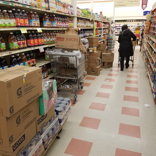 Shopping Mall «Stadium Plaza Shopping Center», reviews and photos, 10 Main St, Tewksbury, MA 01876, USA