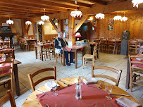 Atmosphère du Restaurant Auberge de la Combe Geay à Les Fins - n°7
