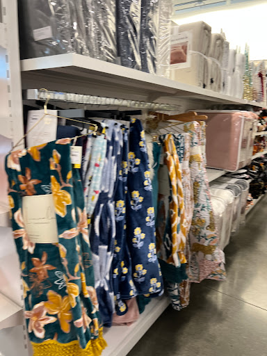 Department Store «Nordstrom Rack Lakewood Center», reviews and photos, 4651 Silva St, Lakewood, CA 90712, USA