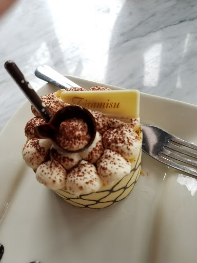 Chocolate Shop «Le Chocoholique», reviews and photos, 601 N High St, Columbus, OH 43215, USA