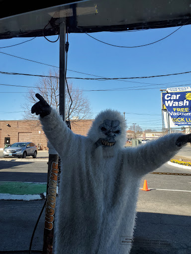 Car Wash «Flag Car Wash Llc», reviews and photos, 2 Dallas Ave, Bristol, CT 06010, USA