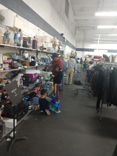 Thrift Store «Valley Thrift Store», reviews and photos, 2085 E Valley Pkwy, Escondido, CA 92027, USA
